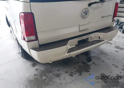 2004 Cadillac Escalade Standard from USA, damaged, VIN 1GYEC63T24R256318